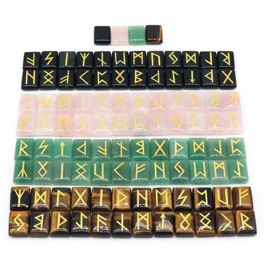 Runensteine Set aus 25 Stück mit Beutel